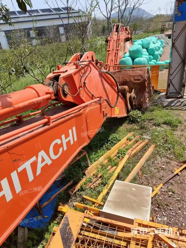 整机右侧（设备外观及核心部件）