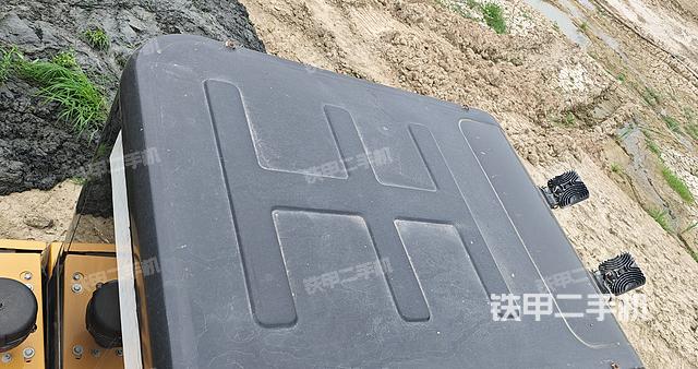 驾驶室顶部（整机外观）