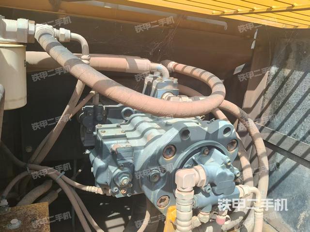 液壓泵艙室正面整體（整機(jī)外觀）