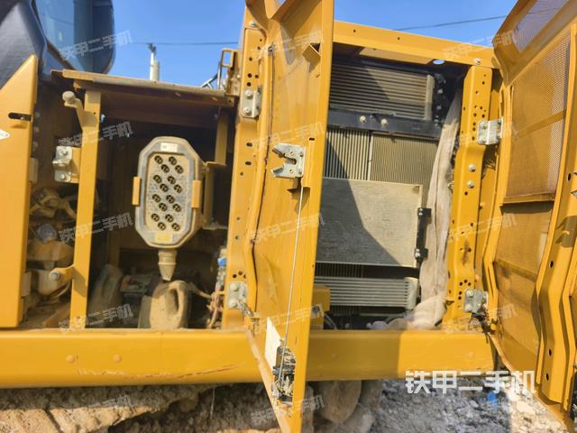 散熱器正面（大件艙室）