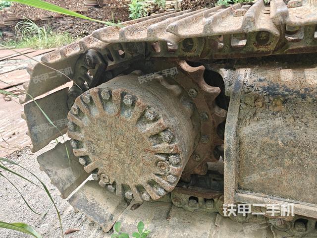 左側(cè)行走馬達(dá)蓋板（行走機構(gòu)）