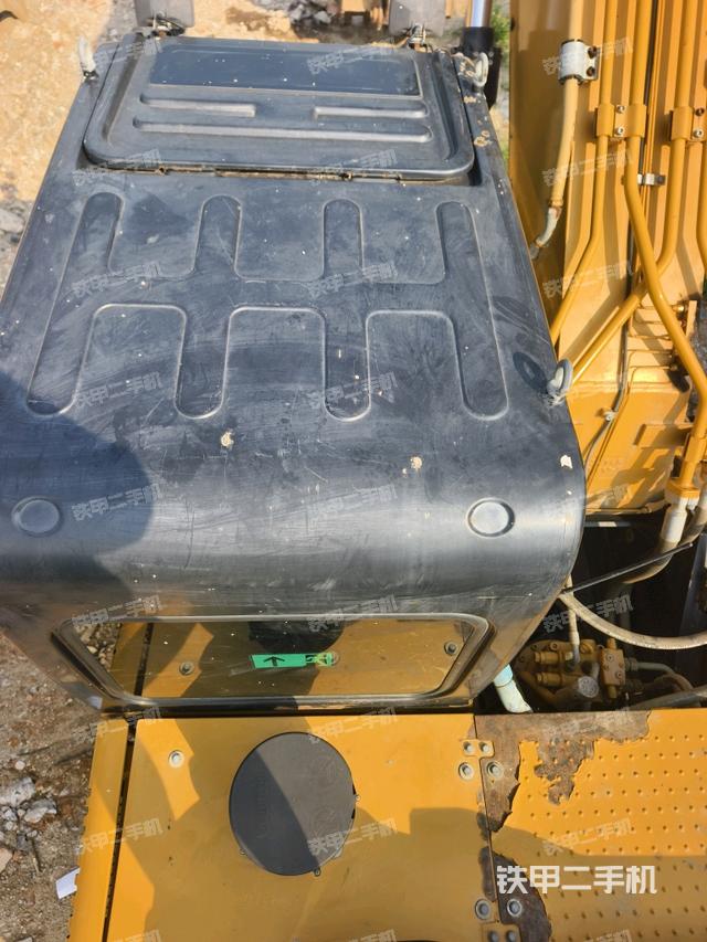 驾驶室顶部（整机外观）