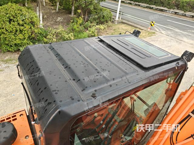 駕駛室頂部俯視（上車部件）