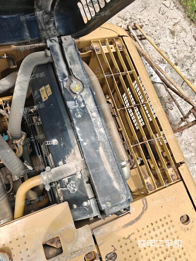 氣門室蓋螺絲特寫（上車部件）