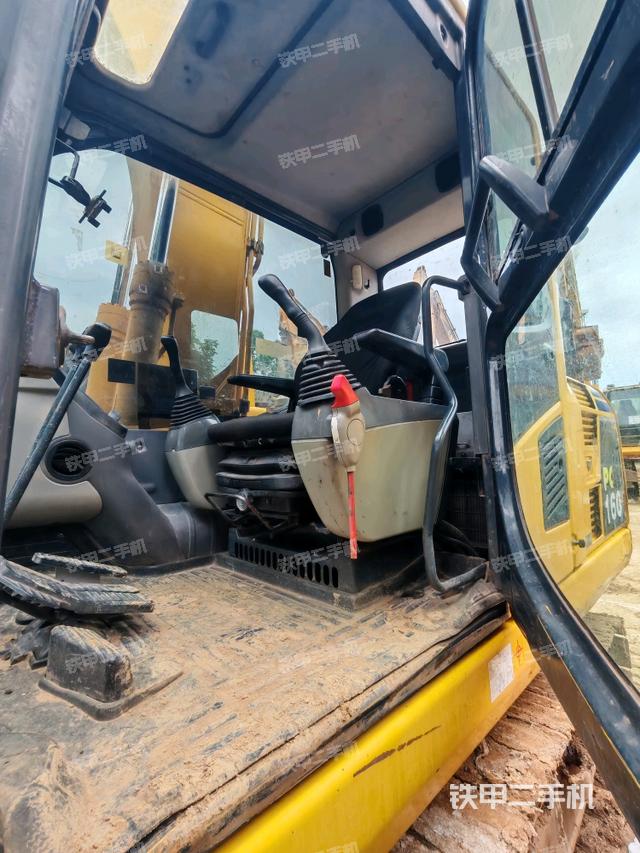 驾驶室整体（整机外观）