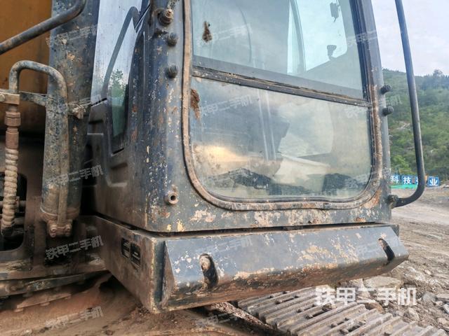 大臂背部俯視（工作和回轉(zhuǎn)裝置）