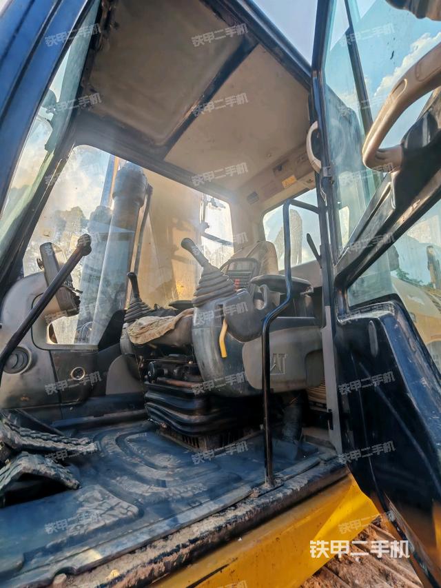 驾驶室整体（整机外观）