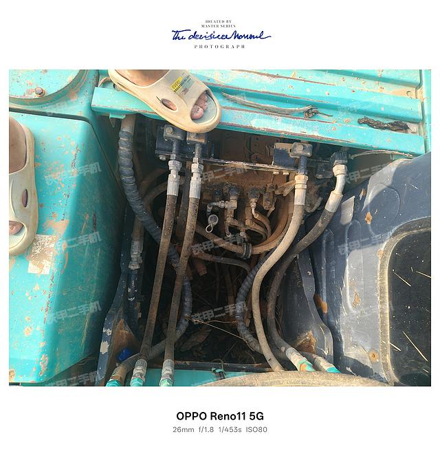 回转马达和主控阀（整机外观）