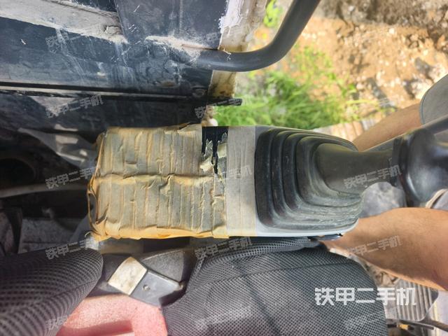 座椅左侧控制台/音响/含左手柄（驾驶室部分）