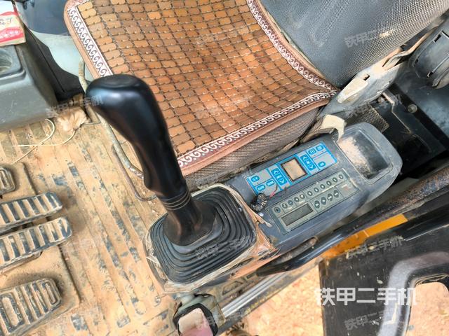 左后方玻璃角标（驾驶室部分）