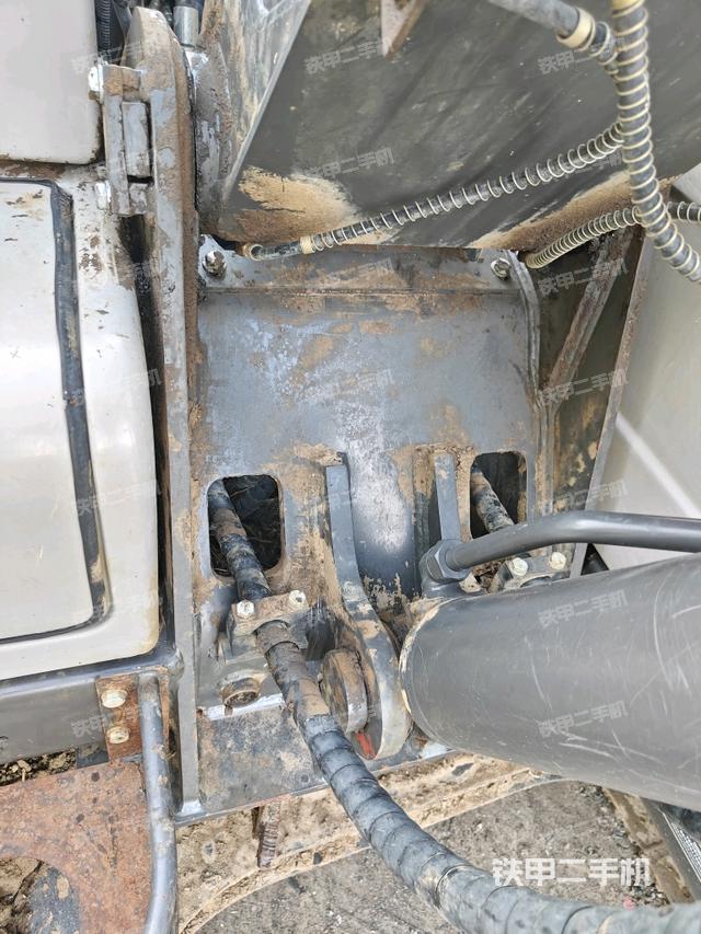 大臂根部?斜（工作和回轉(zhuǎn)裝置）