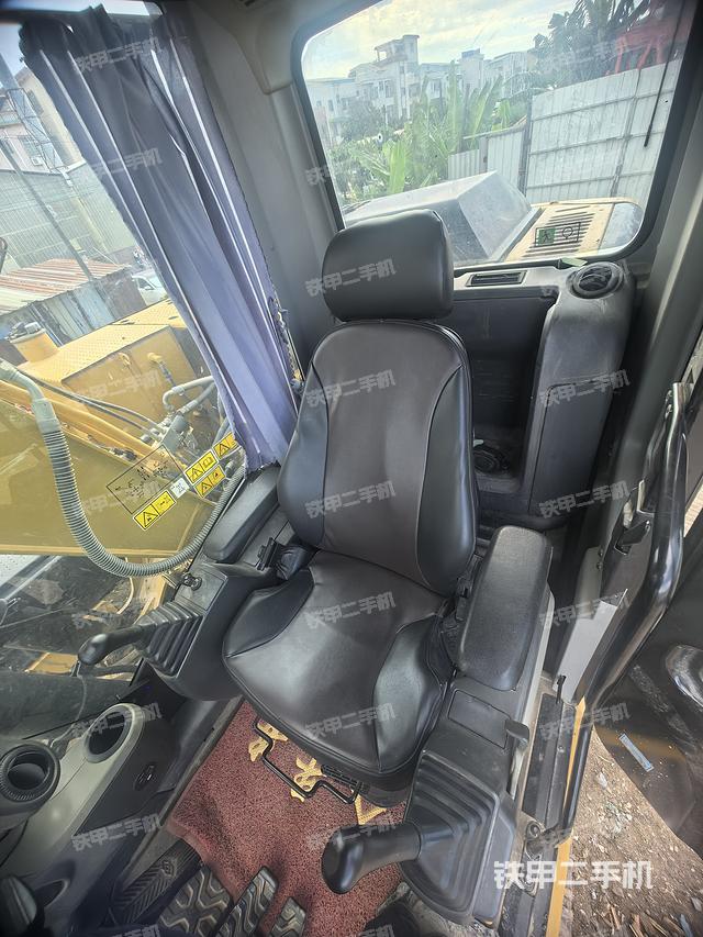 驾驶室整体（整机外观）