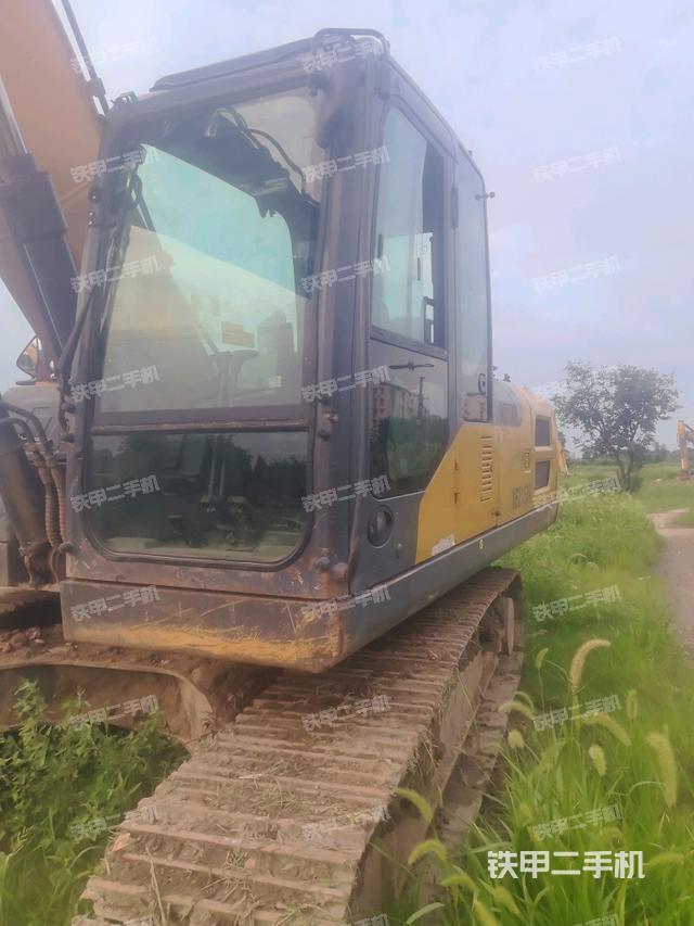 驾驶室左前45度（驾驶室部分）