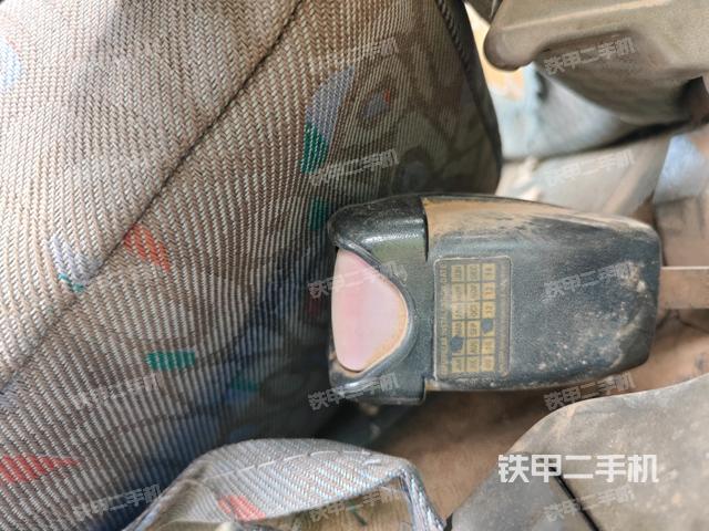 后窗玻璃角標(biāo)（駕駛室部分）