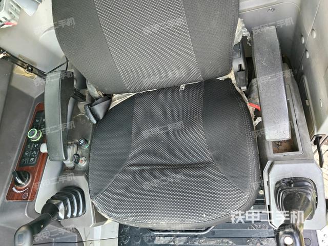 ?駕駛室正側(cè)（駕駛室部分）