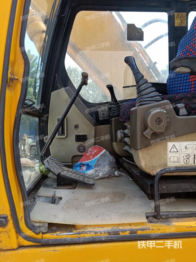 驾驶室整体（整机外观）