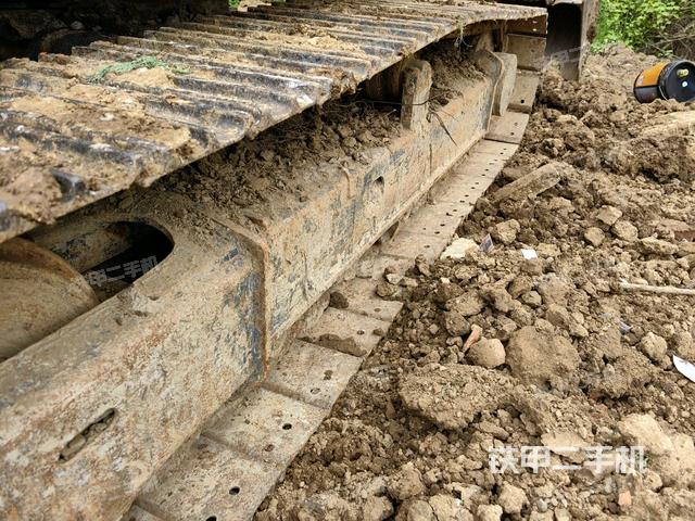 右側(cè)履帶整體?（行走機(jī)構(gòu)）