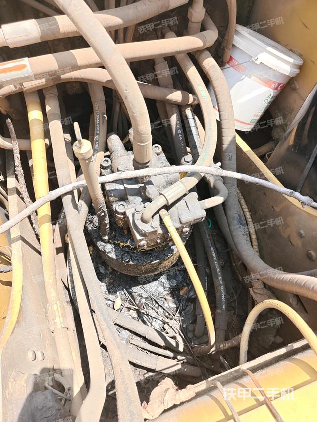 氣門室蓋螺絲特寫（上車部件）