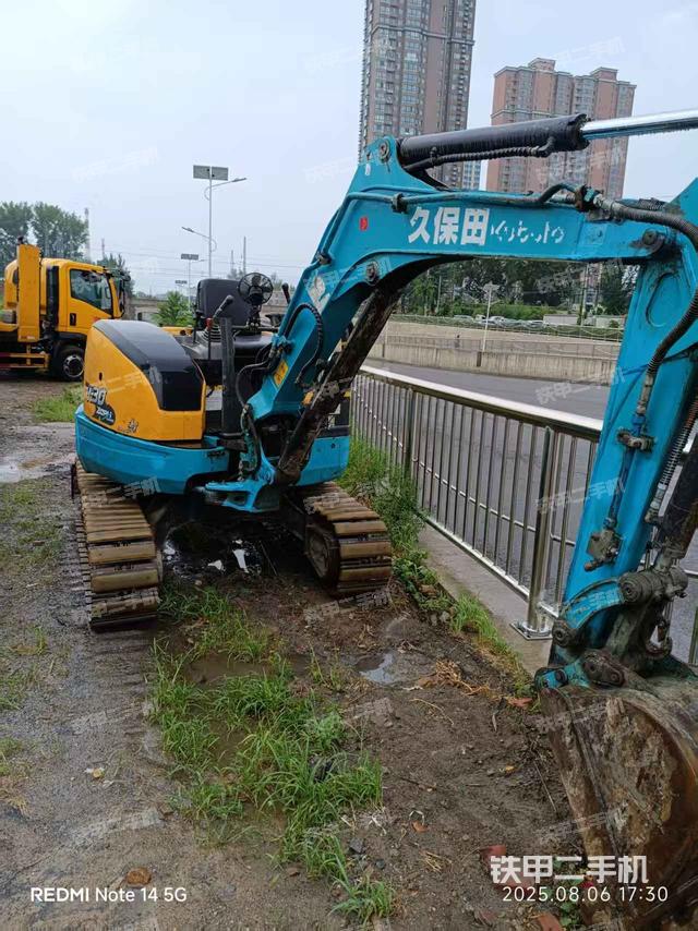 駕駛室整體（整機(jī)外觀）