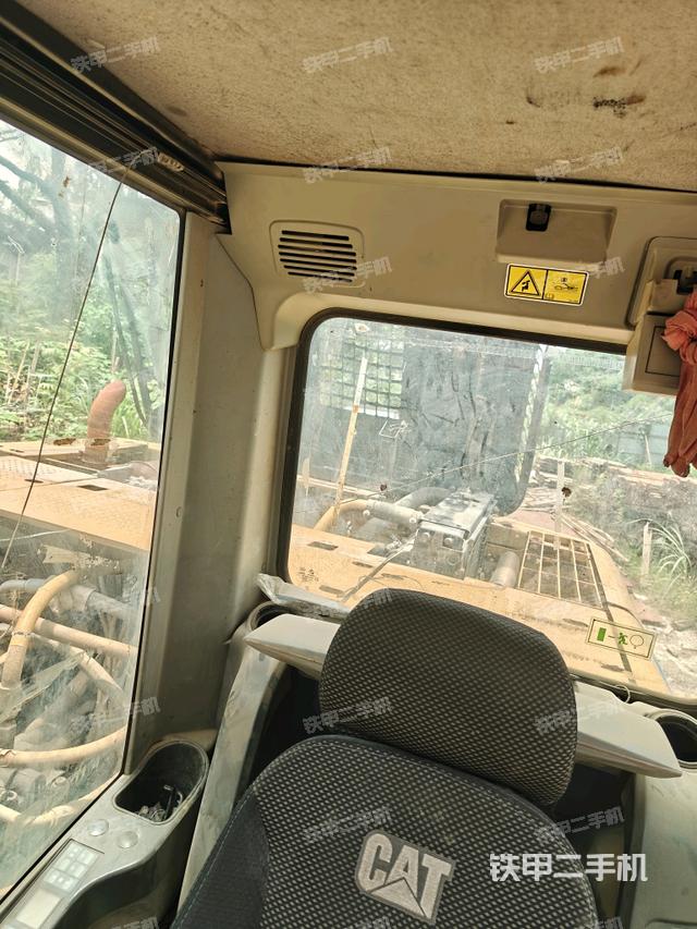 座椅左側(cè)控制臺/音響/含左手柄（駕駛室部分）