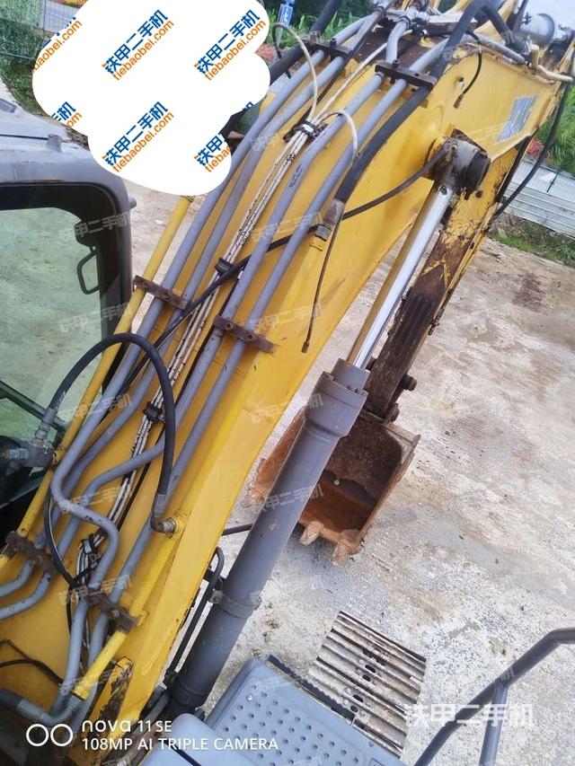 大臂背部俯視（工作和回轉(zhuǎn)裝置）