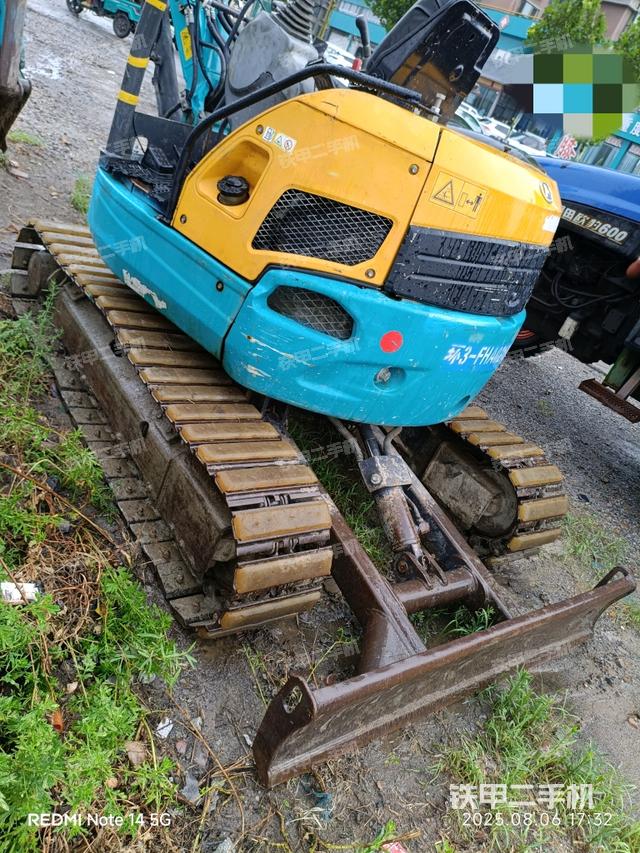 駕駛室頂部（整機(jī)外觀）