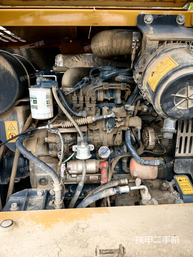 發(fā)動(dòng)機(jī)室（上車部件）