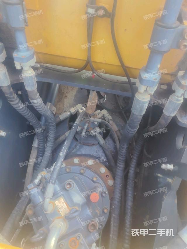 中央回转接头特写（上车部件）