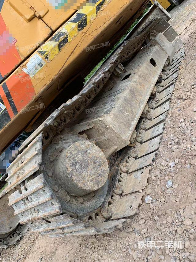 單側(cè)履帶整體（整機(jī)外觀）