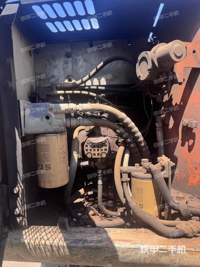 液壓泵斜45?左（大件艙室）