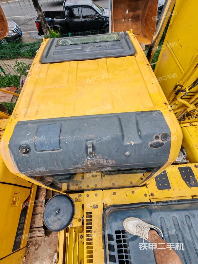 驾驶室顶部（整机外观）