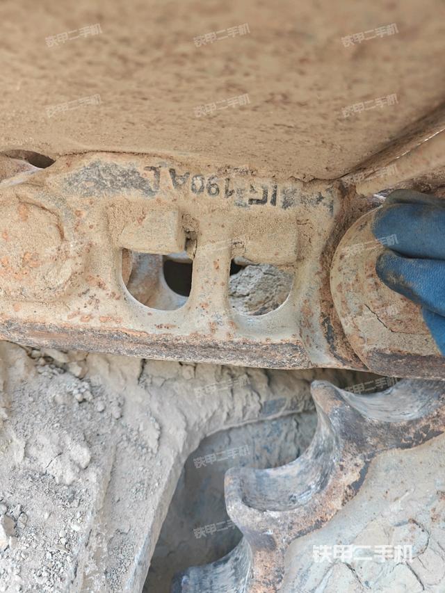 右側(cè)履帶整體（行走機(jī)構(gòu)）