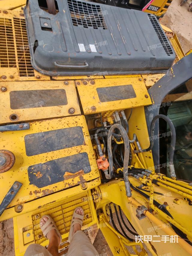 駕駛室整體（整機外觀）