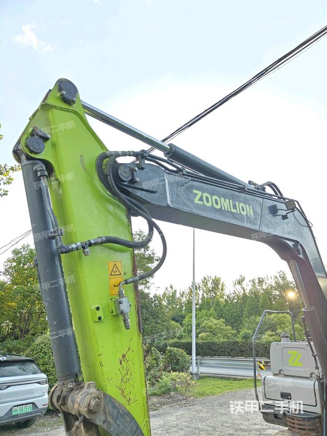 鏟斗右后整體（工作和回轉(zhuǎn)裝置）