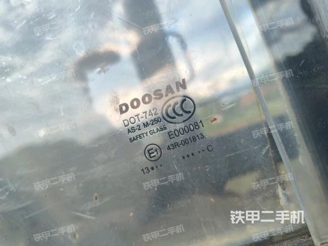 ?駕駛室正側(cè)（駕駛室部分）