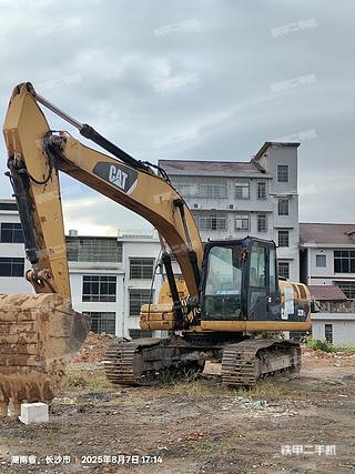 卡特彼勒320L挖掘机实拍图片