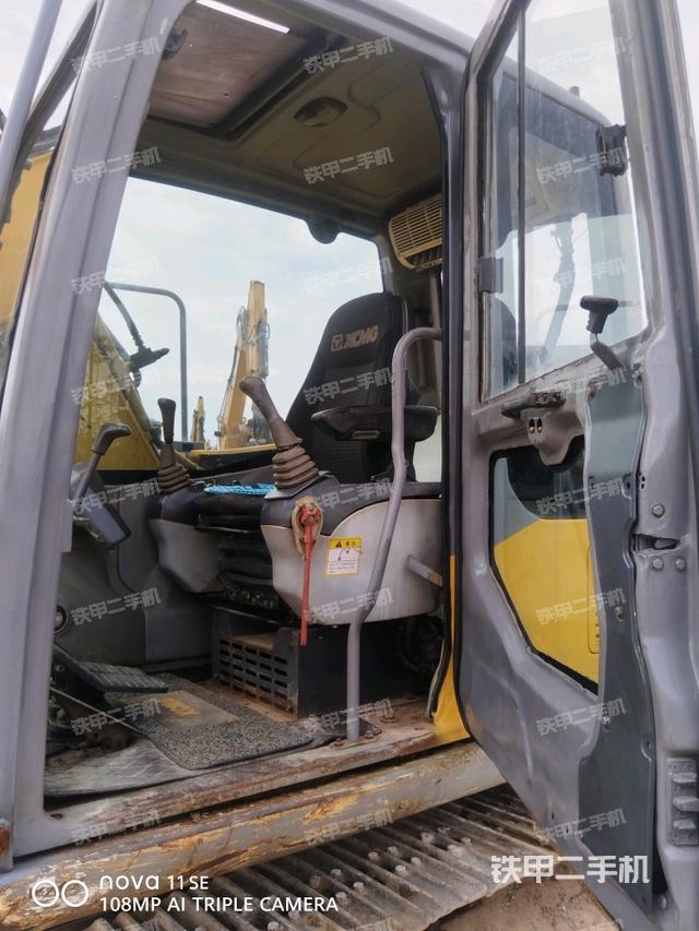 左后方玻璃角標(biāo)（駕駛室部分）