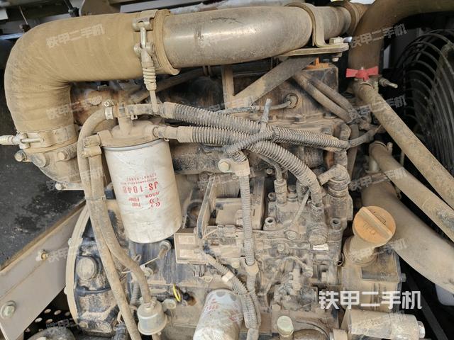 發(fā)動(dòng)機(jī)室（上車部件）