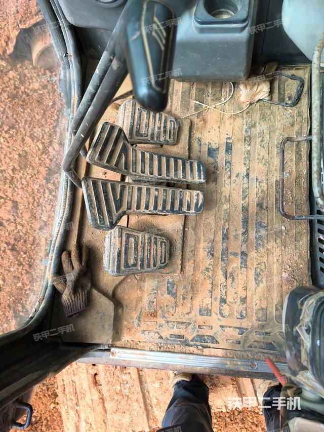 右侧玻璃角标（驾驶室部分）