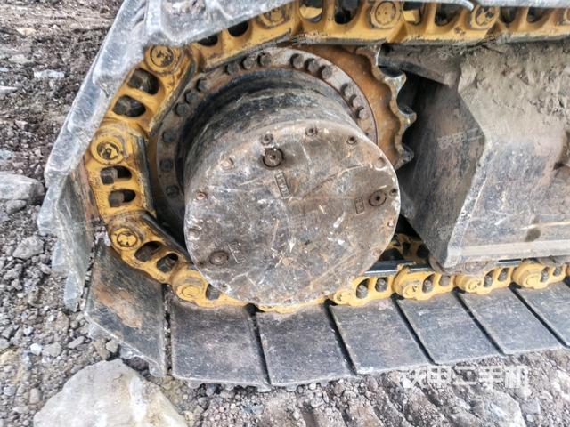 左驅(qū)動輪（行走機(jī)構(gòu)）