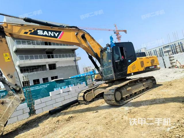三一重工SY200C挖掘机