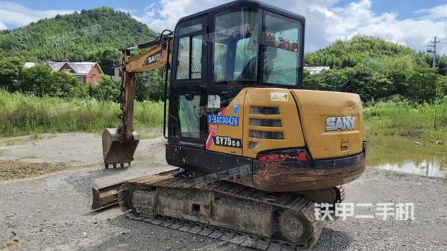 驾驶室顶部（整机外观）