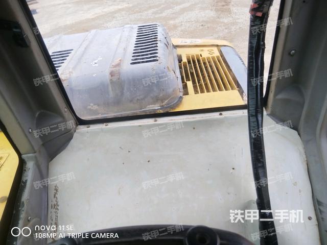 后窗玻璃角標(biāo)（駕駛室部分）