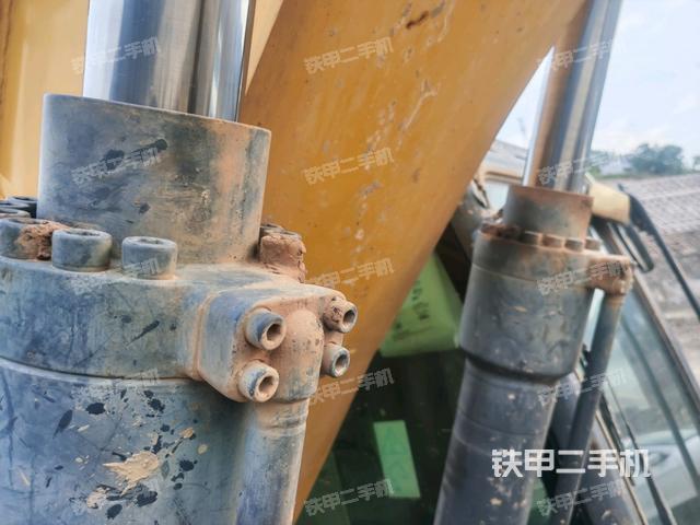 鏟斗右后整體（工作和回轉(zhuǎn)裝置）