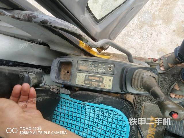 座椅右側(cè)控制臺(tái)/鑰匙門/油門/含右手柄（駕駛室部分）