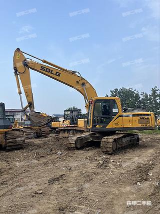山东临工E6210F挖掘机实拍图片