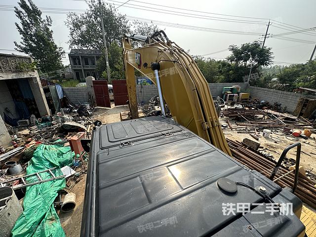 驾驶室顶部（整机外观）