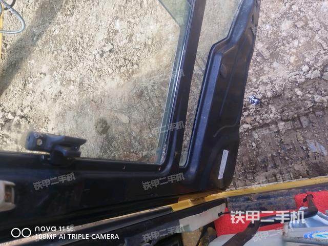 左后方玻璃角标（驾驶室部分）