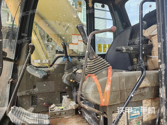 驾驶室整体（整机外观）