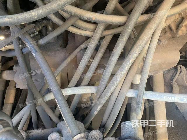 回轉(zhuǎn)馬達(dá)和主控閥（整機外觀）